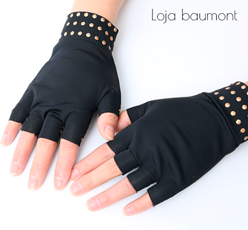 Baumont Magnetic Therapy Gloves